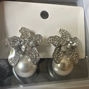 Dazzling Floral Pearl Earrings